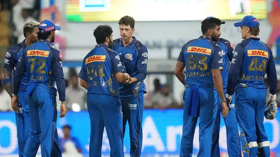 Shardul Thakur Replaces Mitchell Santner As Concussion Substitute In MI vs CSK Match